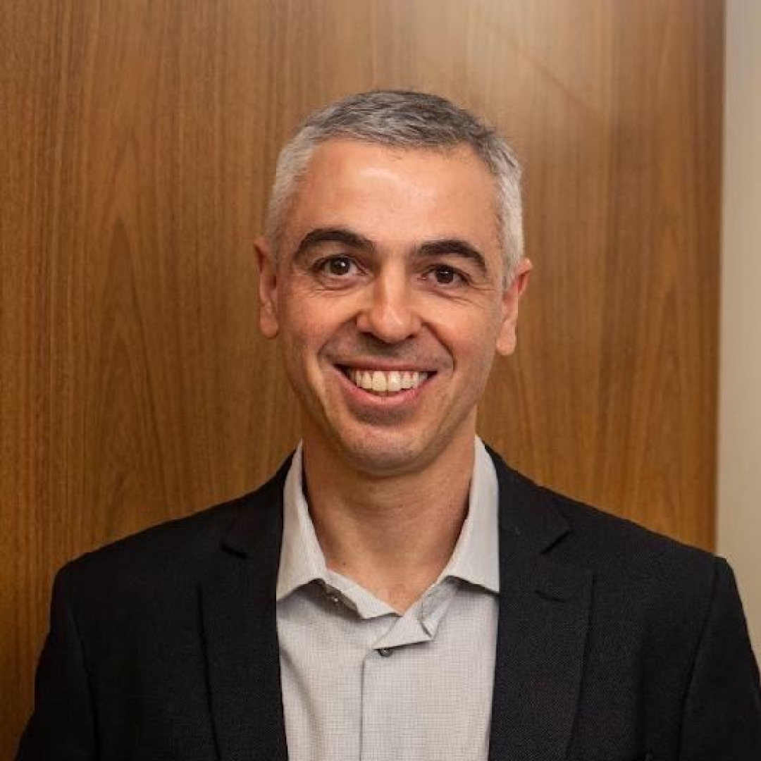 Dr. Lysandro Nader